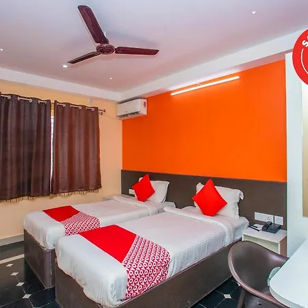 Oyo 22837 Chairmen'S Hotel
